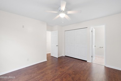 Welcome home to this tastefully renovated quaint ranch-style - photo 33