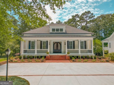 Lake Home For Sale in Peachtree City, Georgia