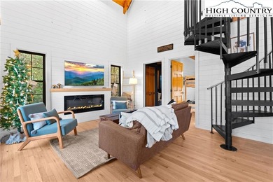 (private lake, pond, coastal) Home For Sale in Spruce Pine North Carolina