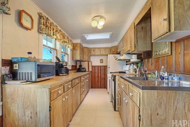 Welcome to your charming waterfront retreat on Nippersink Creek! - photo 3
