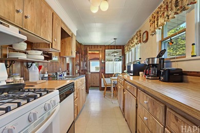 Welcome to your charming waterfront retreat on Nippersink Creek! - photo 4