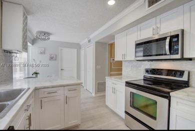Beautiful renovated five bedroom with private gated community - photo 11