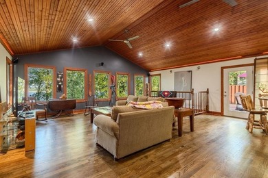 Welcome to a perfect getaway or year around lake home! This - photo 12