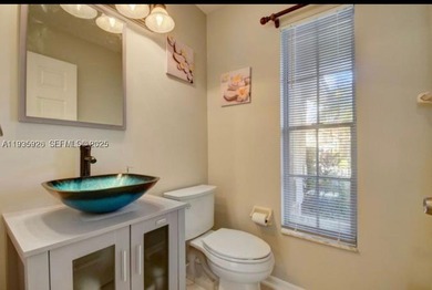 Beautiful renovated five bedroom with private gated community - photo 15
