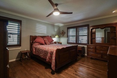 Welcome to a perfect getaway or year around lake home! This - photo 16