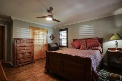 Welcome to a perfect getaway or year around lake home! This - photo 18