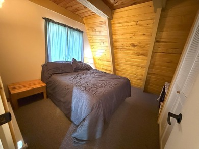 Motivated Seller! Recently remodeled 2-bed, 2-bath cottage on - photo 19