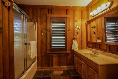 Welcome to a perfect getaway or year around lake home! This - photo 19