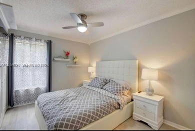 Beautiful renovated five bedroom with private gated community - photo 21