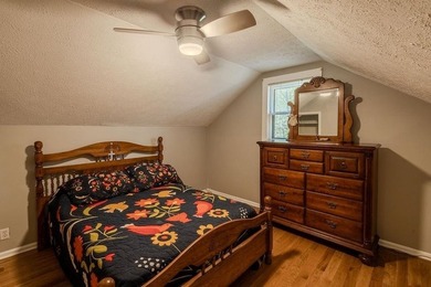 Welcome to a perfect getaway or year around lake home! This - photo 21