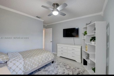 Beautiful renovated five bedroom with private gated community - photo 23
