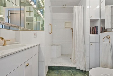ENJOY INCREDIBLE LOCATION, VIEWS AND RENOVATION! HARD TO FIND! - photo 23