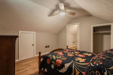 Welcome to a perfect getaway or year around lake home! This - photo 23