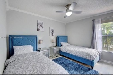 Beautiful renovated five bedroom with private gated community - photo 24
