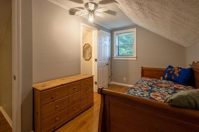 Welcome to a perfect getaway or year around lake home! This - photo 25