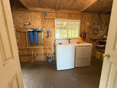 Motivated Seller! Recently remodeled 2-bed, 2-bath cottage on - photo 26