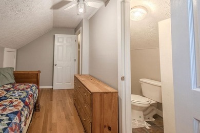 Welcome to a perfect getaway or year around lake home! This - photo 26