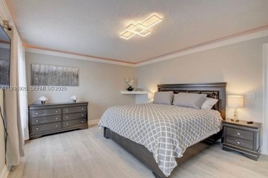 Beautiful renovated five bedroom with private gated community - photo 27