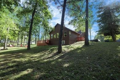 Welcome to a perfect getaway or year around lake home! This - photo 31