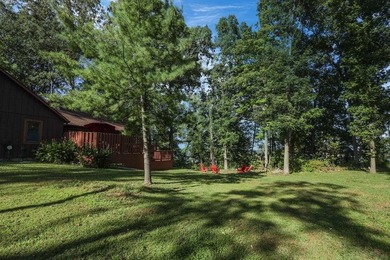 Welcome to a perfect getaway or year around lake home! This - photo 33