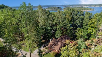 Welcome to a perfect getaway or year around lake home! This - photo 34