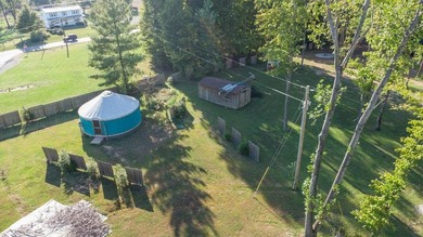 Welcome to a perfect getaway or year around lake home! This - photo 36