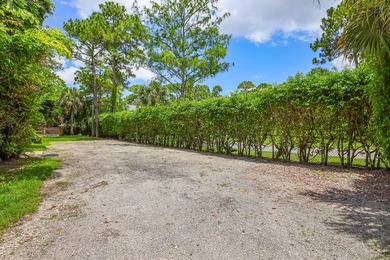 This fantastic pool home can now be yours. This CBS 3/2.5 plus - photo 43