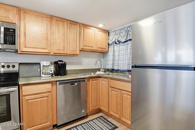 Oceanfront Ocean Views. Furnished. New pool, New seawall, direct - photo 12
