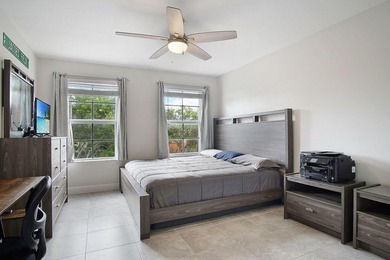 Welcome to this charming 3-bedroom, 2-bathroom with a GARAGE - photo 12