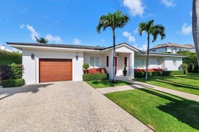 Ideally positioned in the coveted North End of Palm Beach Island - photo 4