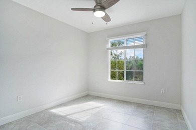 Welcome to this charming 3-bedroom, 2-bathroom with a GARAGE - photo 16