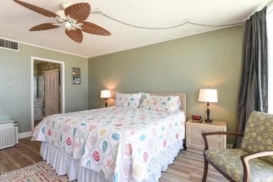 Oceanfront Ocean Views. Furnished. New pool, New seawall, direct - photo 17
