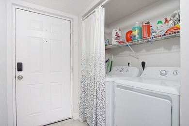 Welcome to this charming 3-bedroom, 2-bathroom with a GARAGE - photo 18