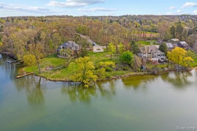 Walnut Lake Lot For Sale in West Bloomfield Michigan