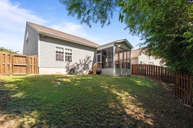Welcome to this beautifully well maintained, move in ready patio - photo 32