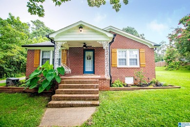 Beautifully updated and move-in ready, this 3-bedroom, 2-bath - photo 3