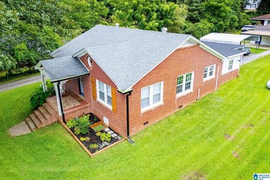 Beautifully updated and move-in ready, this 3-bedroom, 2-bath - photo 5