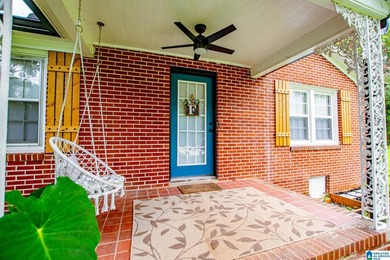 Beautifully updated and move-in ready, this 3-bedroom, 2-bath - photo 6