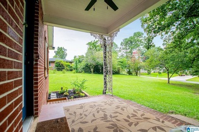 Beautifully updated and move-in ready, this 3-bedroom, 2-bath - photo 8