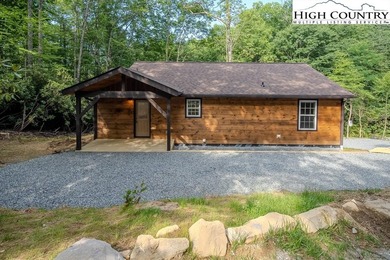 Land Harbors Lake Home For Sale in Newland North Carolina