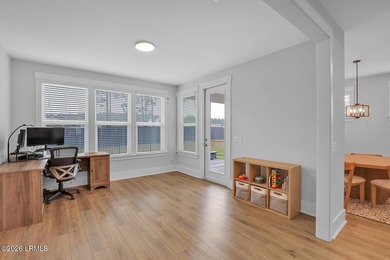 Sharp, stylish, and completely upgraded, this Midpoint at New - photo 17