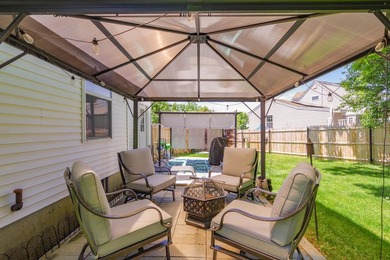 Welcome to 15 Nevelson Street, a well maintained 2002 built Cape - photo 8