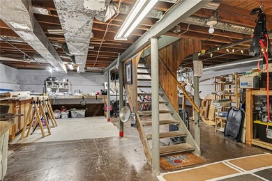 Welcome home to this spacious and beautifully updated 1,499 sq - photo 22