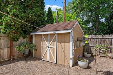 Welcome home to this spacious and beautifully updated 1,499 sq - photo 24