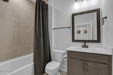 Sharp, stylish, and completely upgraded, this Midpoint at New - photo 30