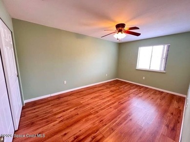 Bright and airy, Spacious well-maintained Duplex just a couple - photo 11