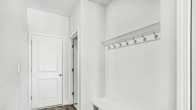 Welcome to The Alder, a stunning 2-story, 5-bedroom, 3 - photo 15