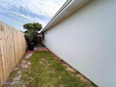 Bright and airy, Spacious well-maintained Duplex just a couple - photo 15