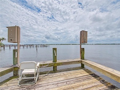 Experience an extraordinary waterfront lifestyle from one of - photo 17