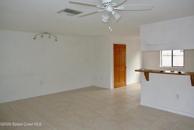 Bright and airy, Spacious well-maintained Duplex just a couple - photo 19
